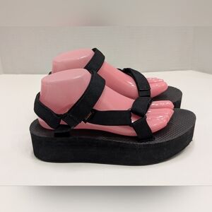 TEVA Women's 9 Flatform Universal Black Platform Sandals